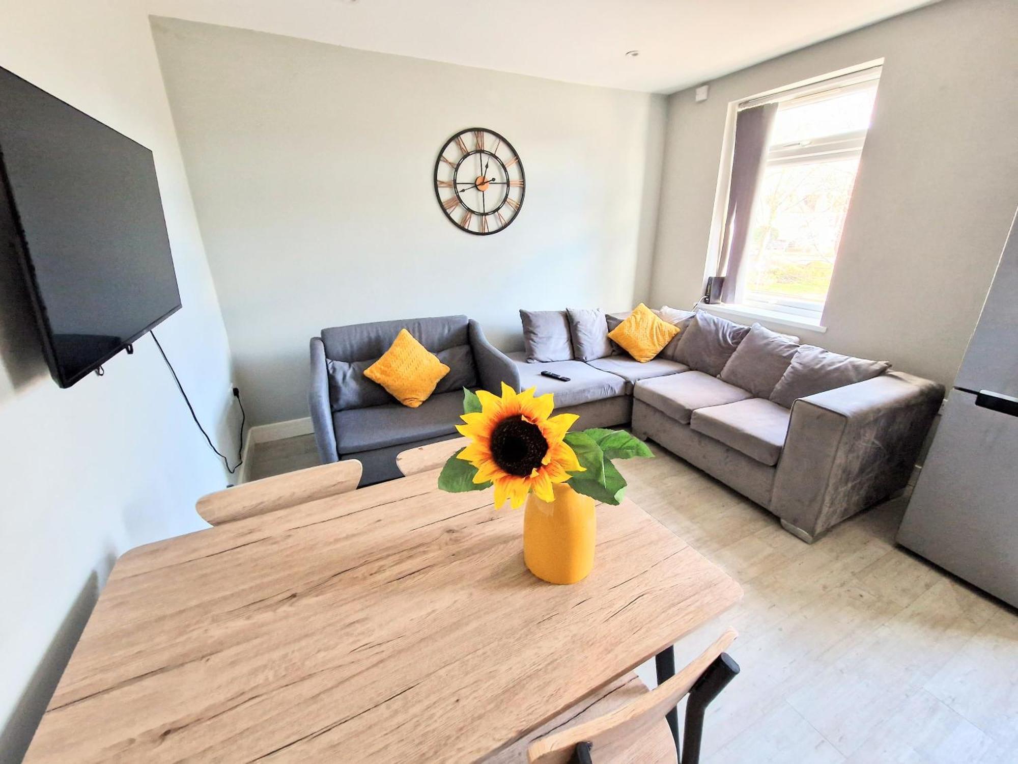 Central Reading Modern 3Br Flat - Walk To Station And High Street Exterior photo